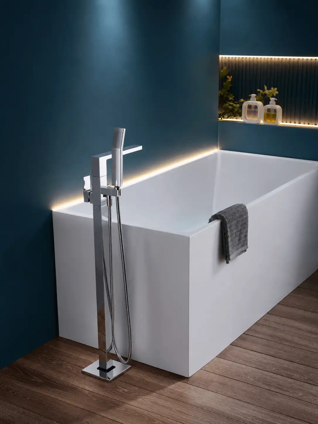 Mitigeur de Baignoire sur Pied Ensemble Bain-Douche Fancell COLONNA — finition chrome