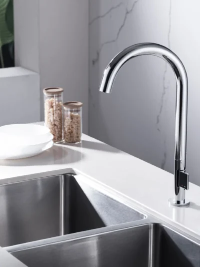 Mitigeur de Cuisine à Col de Cygne Fancell SKELIO — finition chrome