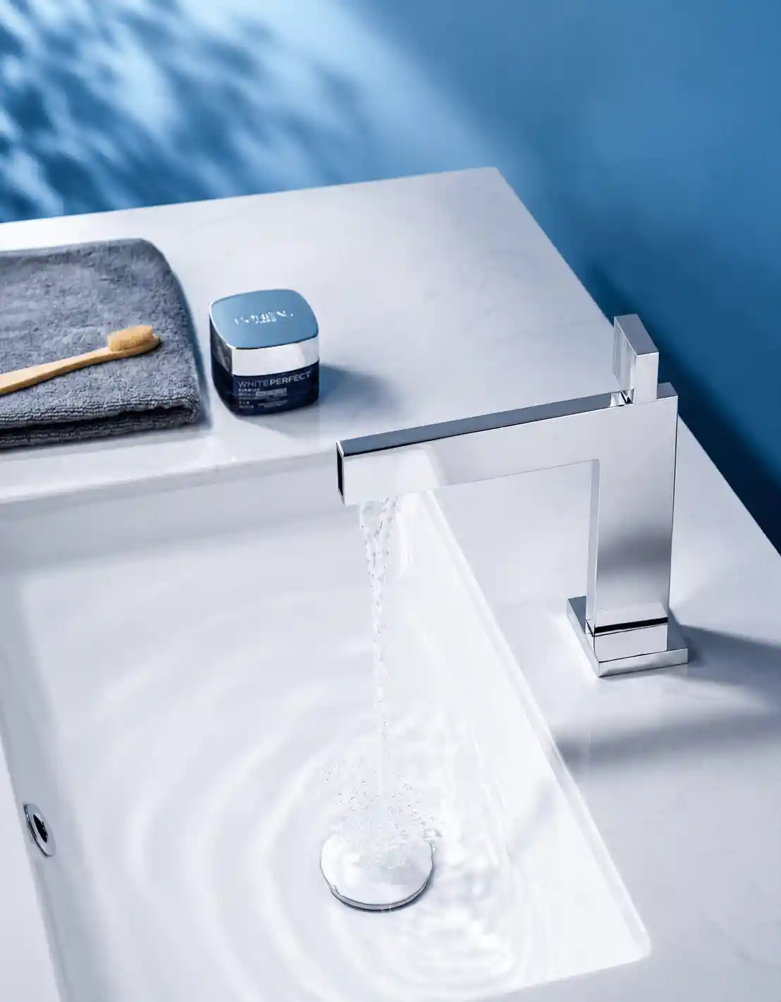 Robinet de lavabo au design futuriste TÉRON – Chromé4