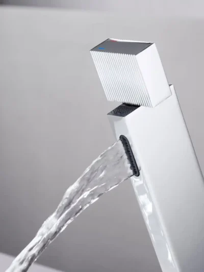 Robinet de Lavabo Design Incliné Fancell ROTALIS — finition chrome